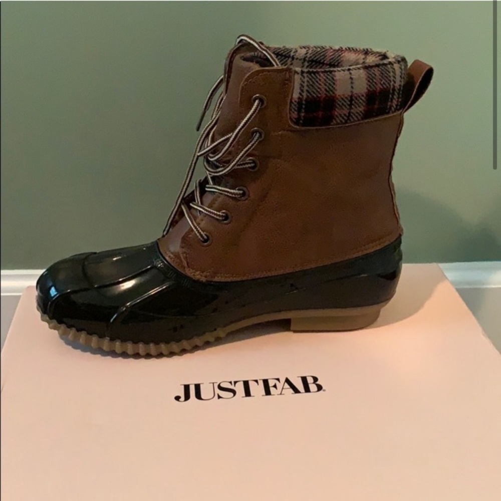 Just Fab Duck Boots